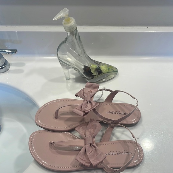 (NWT) MUST HAVE 🥰 CHRISTIAN SIRIANO SLIPPERS CUTE - Picture 4 of 5